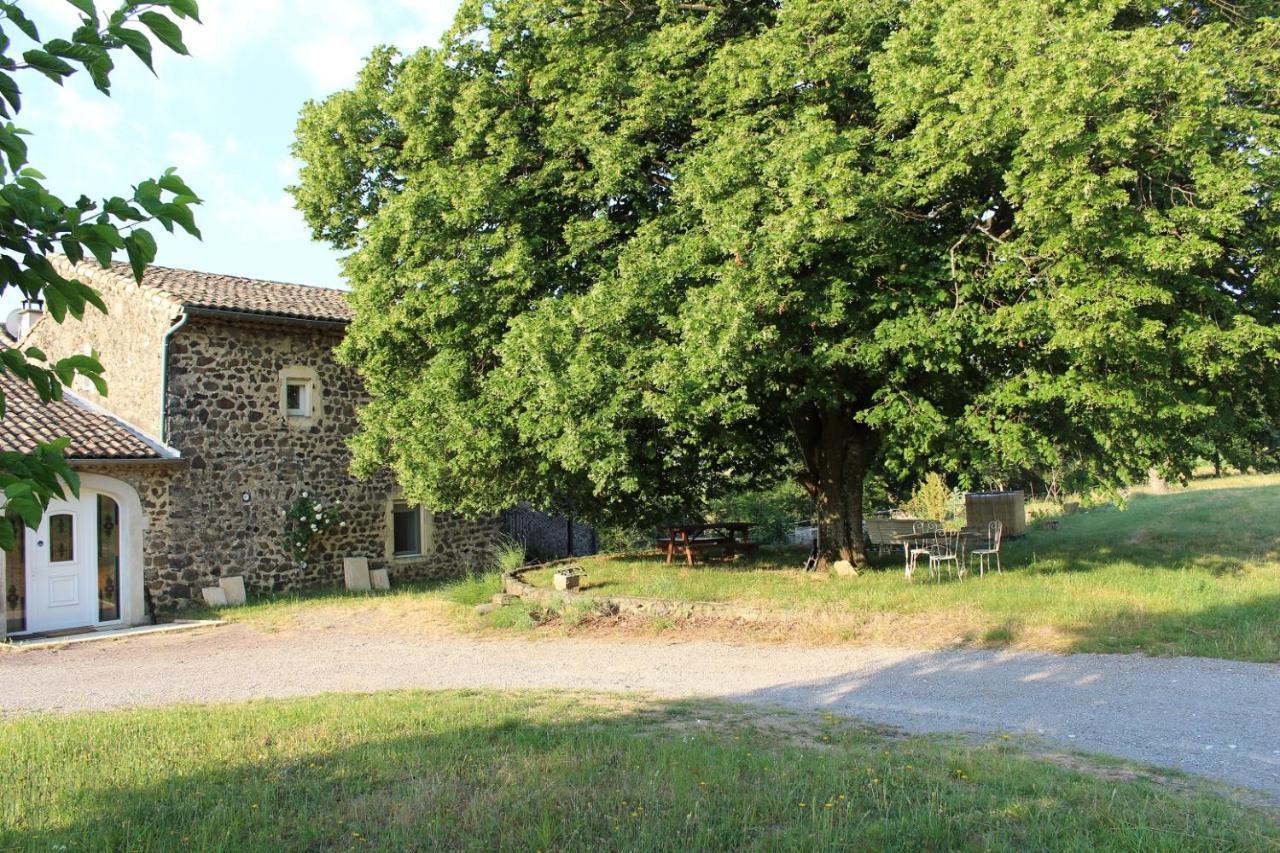 Bed and Breakfast L'Attrape Reve Saint-Vincent-de-Barres Екстер'єр фото