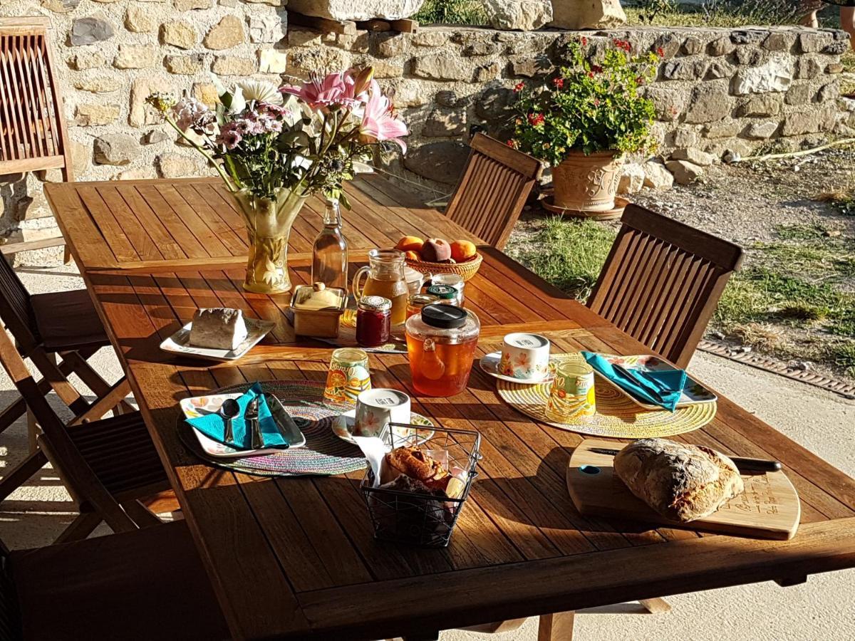 Bed and Breakfast L'Attrape Reve Saint-Vincent-de-Barres Екстер'єр фото
